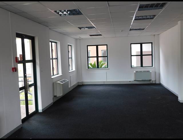 446M² OFFICE TO LET IN HYDE PARK